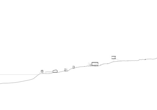 Building with the Landscape: Non-Invasive Design Strategies for Steep Terrain - Image 35 of 81