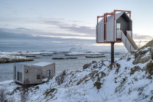 Building with the Landscape: Non-Invasive Design Strategies for Steep Terrain - Image 24 of 81