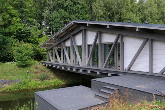 Building with the Landscape: Non-Invasive Design Strategies for Steep Terrain - Image 44 of 81