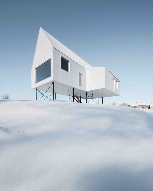 Building with the Landscape: Non-Invasive Design Strategies for Steep Terrain - Image 78 of 81