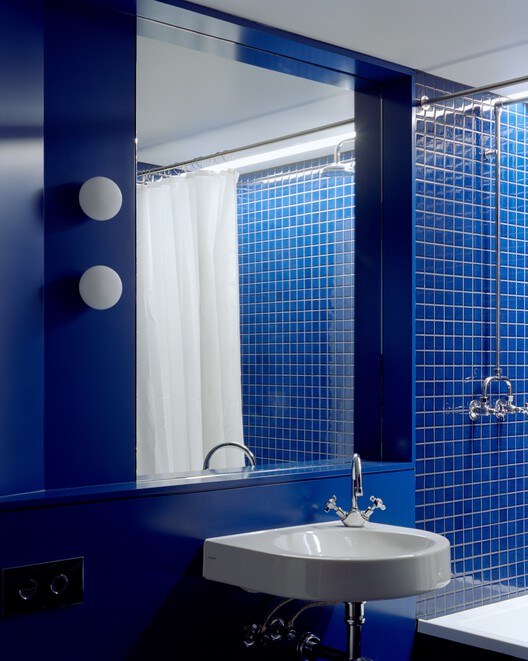 Kerr Apartment / SSdH - Interior Photography, Bathroom, Sink, Lighting, Glass