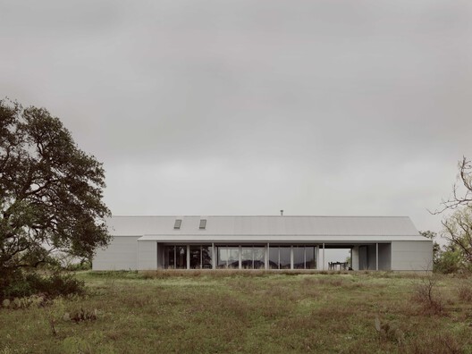 Dogtrot House: Vernacular Knowledge and Climate-Responsive Design Dogtrot House: Vernacular Knowledge and Climate-Responsive Design - Image 16 of 41