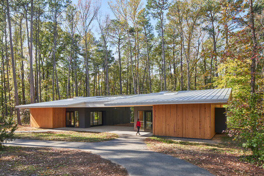 Dogtrot House: Vernacular Knowledge and Climate-Responsive Design Dogtrot House: Vernacular Knowledge and Climate-Responsive Design - Image 2 of 41