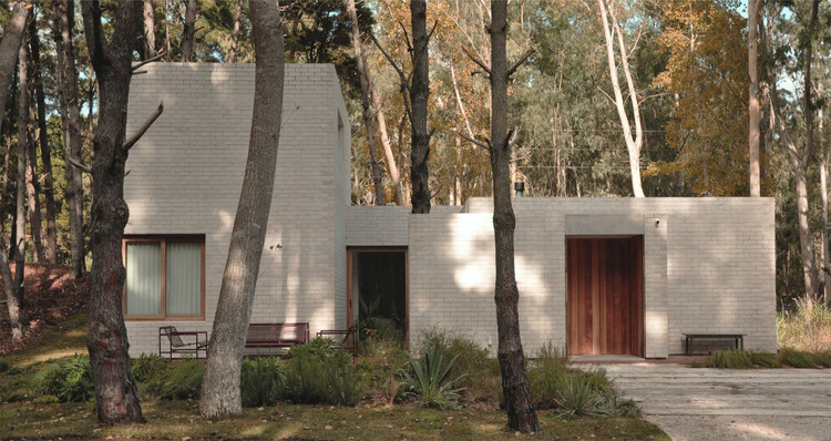 Casa Villa robles / arquitectura.te - Fotografía exterior, Madera