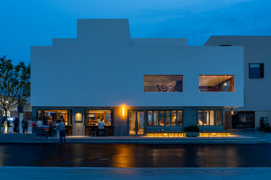 SAANCI Coffee (Aranya North Bay Store) / NUC Studio - Exterior Photography