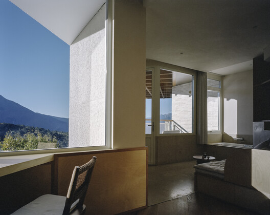 Kawagebo Snow Mountain Hotel / Moguang Studio - Interior Photography, Concrete