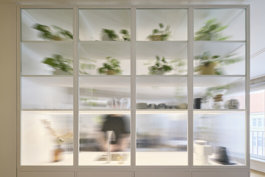 No-Wall Apartment / RDTH architekti - Image 10 of 21