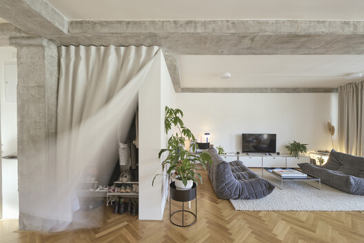 No-Wall Apartment / RDTH architekti - Interior Photography, Wood, Sofa, Lighting