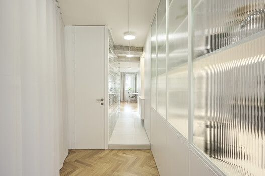 No-Wall Apartment / RDTH architekti - Interior Photography, Wood, Lighting, Door, Glass