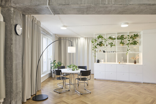 No-Wall Apartment / RDTH architekti - Interior Photography, Dining room, Wood, Lighting, Table, Chair
