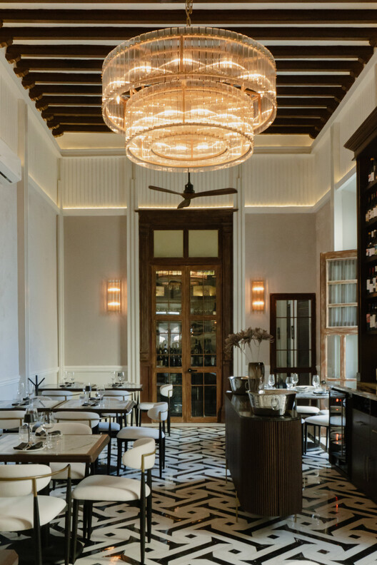 Anata Vin Bar / Central de Proyectos SCP - Fotografía interior, Comedor, Sillas