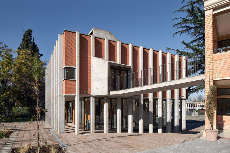 Pabellón Biblioteca Colegio Tabancura / Valdivieso Arquitectos - Imagen 2 de 23