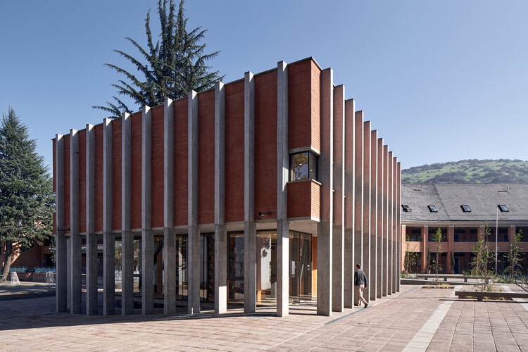 Pabellón Biblioteca Colegio Tabancura / Valdivieso Arquitectos - Ampliación