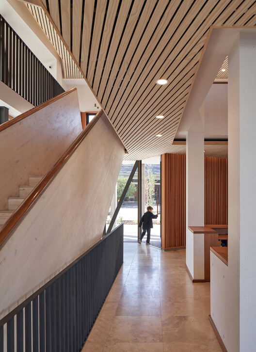 Pabellón Biblioteca Colegio Tabancura / José Ignacio Valdivieso - Imagen 6 de 23