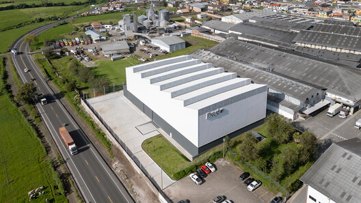 Edifício Corporativo e Galpão Industrial PARAISO / TEC Taller EC - Imagem 15 de 22