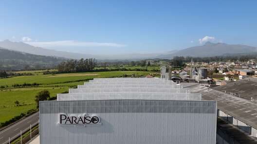Edifício Corporativo e Galpão Industrial PARAISO / TEC Taller EC - Fotografia de Exterior