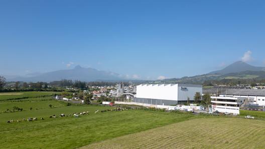 Edifício Corporativo e Galpão Industrial PARAISO / TEC Taller EC - Imagem 13 de 22