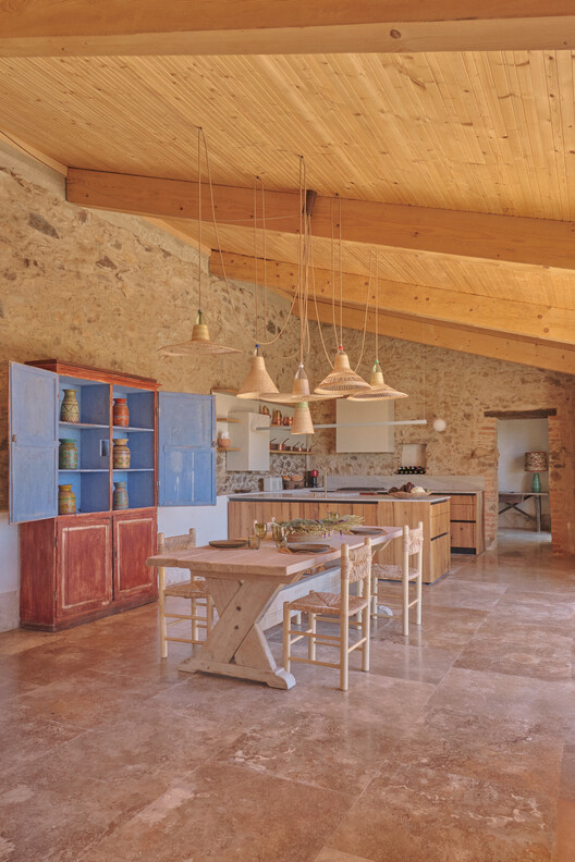  Finca del Encinar / Ábaton - Fotografia de Interiores, Madeira, Iluminação, Cadeira, Viga