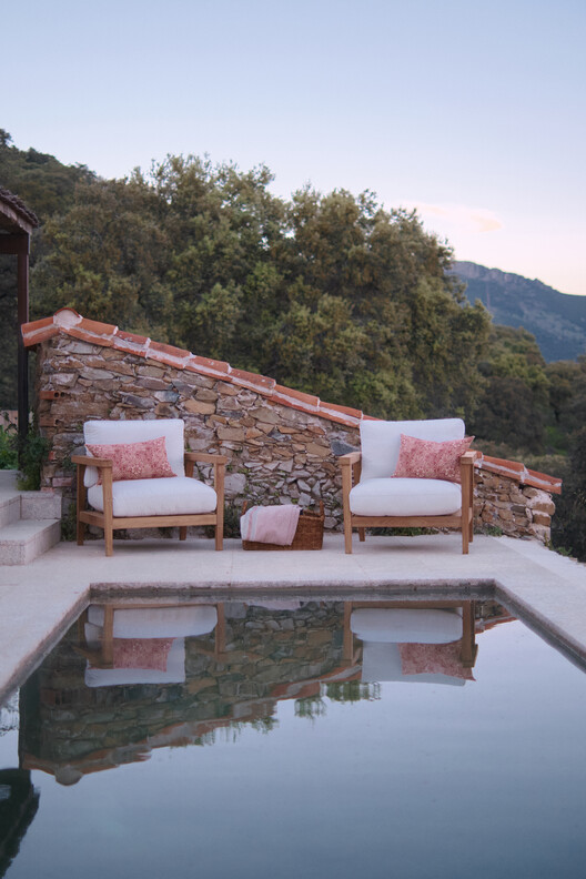  Finca del Encinar / Ábaton - Fotografia de Exterior, Cadeira