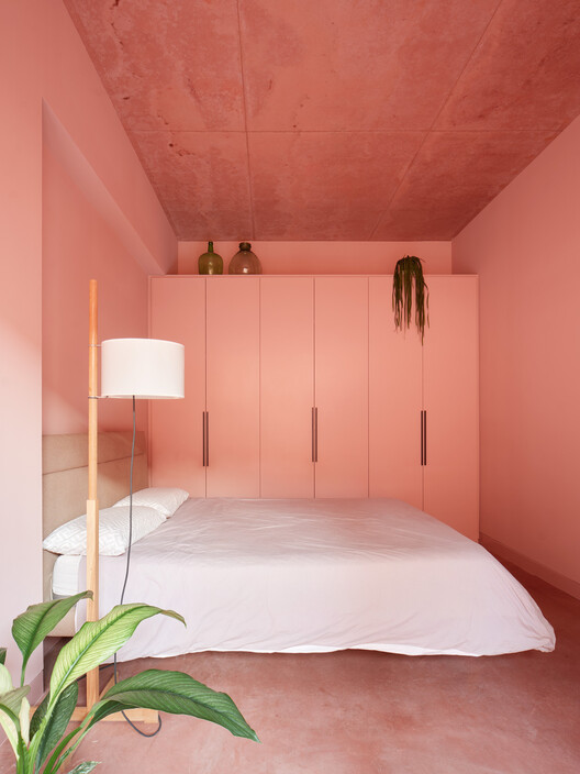 Casa Sota la Mola / TwoBo arquitectura Casa Sota la Mola / TwoBo arquitectura - Interior Photography, Bedroom, Wood, Lighting, Bed