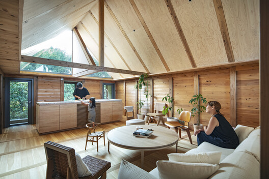 From Tradition to Modern Living: The Versatility and Elegance of Timber in 12 Japanese Interiors - Image 7 of 14