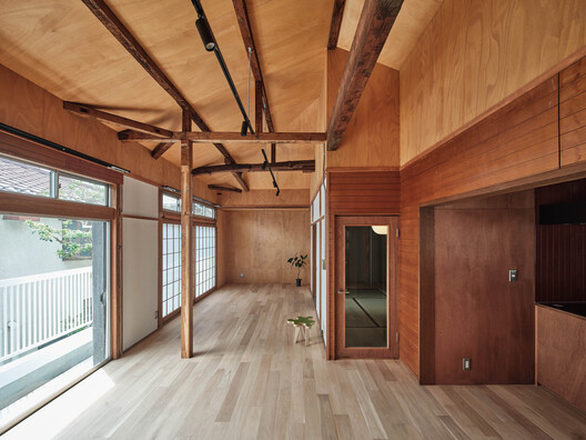 From Tradition to Modern Living: The Versatility and Elegance of Timber in 12 Japanese Interiors - Image 11 of 14