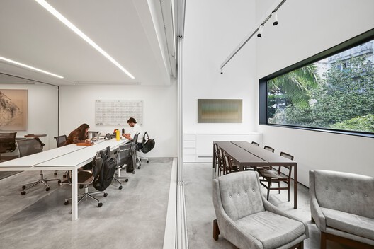 Flexa Gallery / Vão - Interior Photography, Living Room, Table, Chair, Lighting
