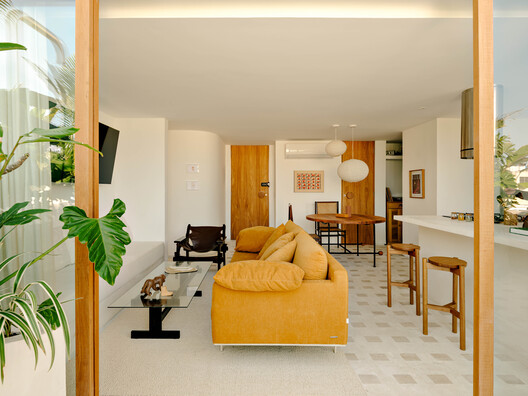 Sá Ferreira Project / Bric Arquitetura | Portillo e Pantoja Sá Ferreira Project / Bric Arquitetura | Portillo e Pantoja - Interior Photography, Living Room, Wood, Sofa, Table, Chair