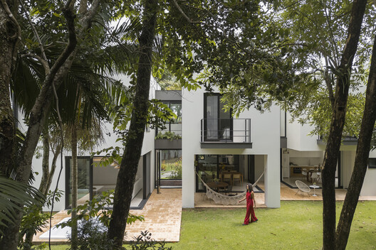 Piná House / Nommo Arquitetos - Exterior Photography, Courtyard, Balcony