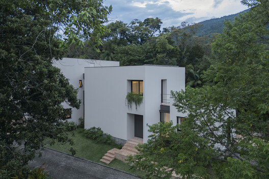 Piná House / Nommo Arquitetos - Exterior Photography