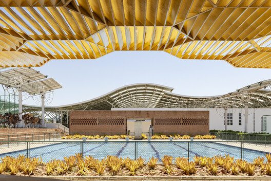 Unileão Sports Center / Lins Arquitetos Associados - Image 1 of 26