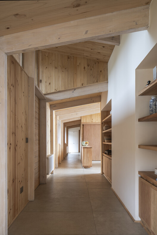 Casa VE / Triangular - Fotografía interior, Madera, Fijación Vigas