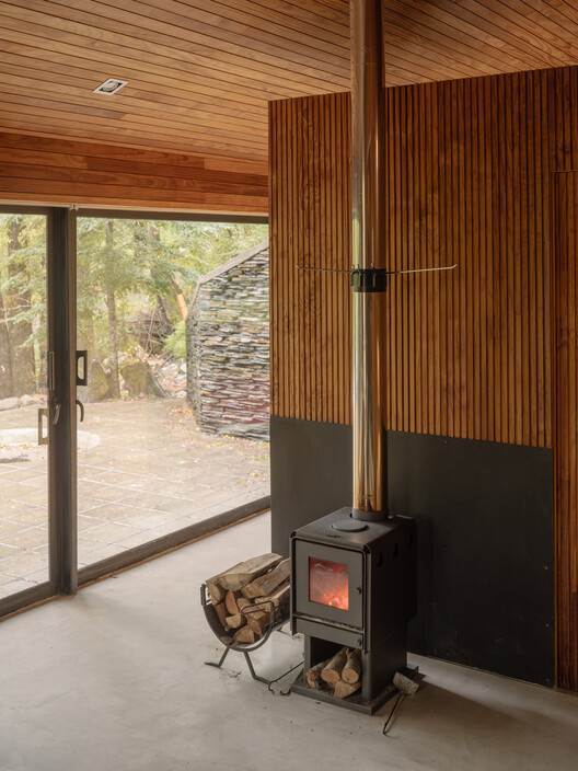 Huerquehue Refuge / DRAA Huerquehue Refuge / DRAA - Interior Photography, Wood