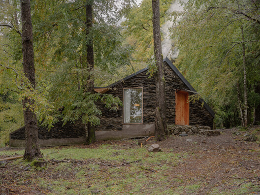 Huerquehue Refuge / DRAA Huerquehue Refuge / DRAA - Exterior Photography, Wood, Forest