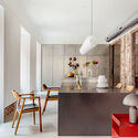 Apartamento San Lucas / Arquid - Fotografía interior, Interiores De Apartamentos, Cocina, Mesas, Iluminación, Sillas