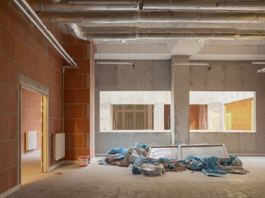 'La Boulangerie' Emergency Shelter / Francois Brugel Architectes Associes + Atelier RITA - Interior Photography, Wood, Concrete