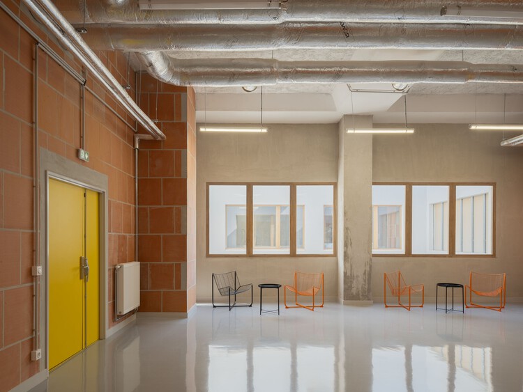 'La Boulangerie' Emergency Shelter / Francois Brugel Architectes Associes + Atelier RITA - Interior Photography, Social Housing