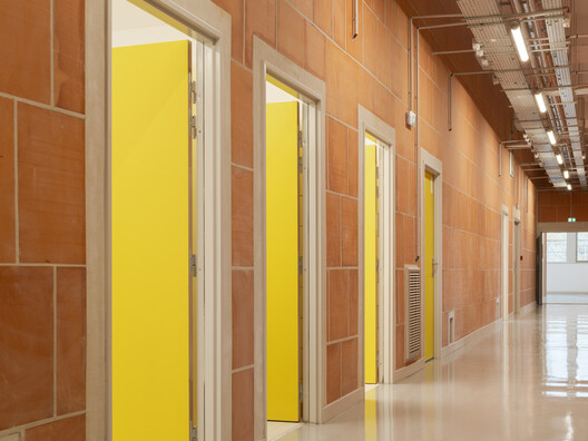 'La Boulangerie' Emergency Shelter / Francois Brugel Architectes Associes + Atelier RITA - Image 9 of 19
