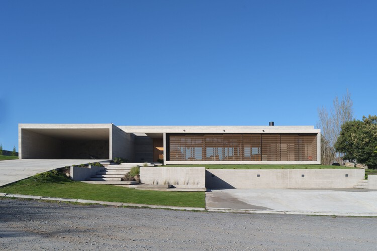 PB House / Frolik Studio - Imagen 1 de 22