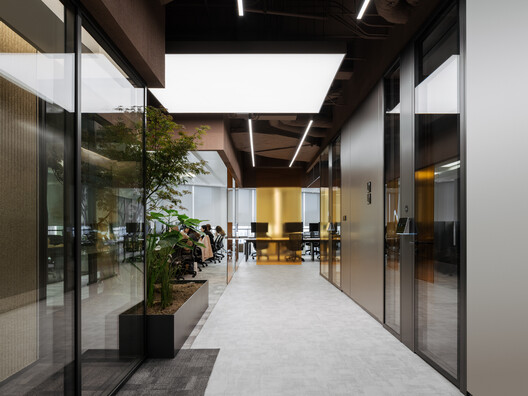 Publicis Groupe Shanghai Headquarters / Ippolito Fleitz Group + Identity Architects - Interior Photography, Glass, Chair
