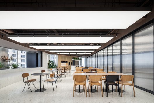 Publicis Groupe Shanghai Headquarters / Ippolito Fleitz Group + Identity Architects - Interior Photography, Dining room, Table, Lighting, Chair, Glass