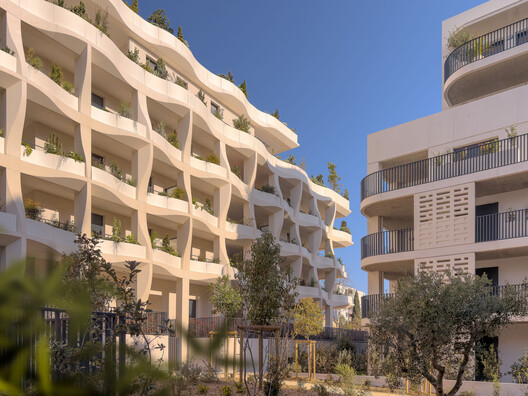 Jardins Secrets Bioclimatic Shells / Vincent Callebaut Architectures Jardins Secrets Bioclimatic Shells / Vincent Callebaut Architectures - Exterior Photography, Balcony