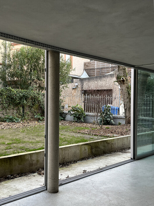 L33 Narrow House / BAST L33 Narrow House / BAST - Exterior Photography, Concrete