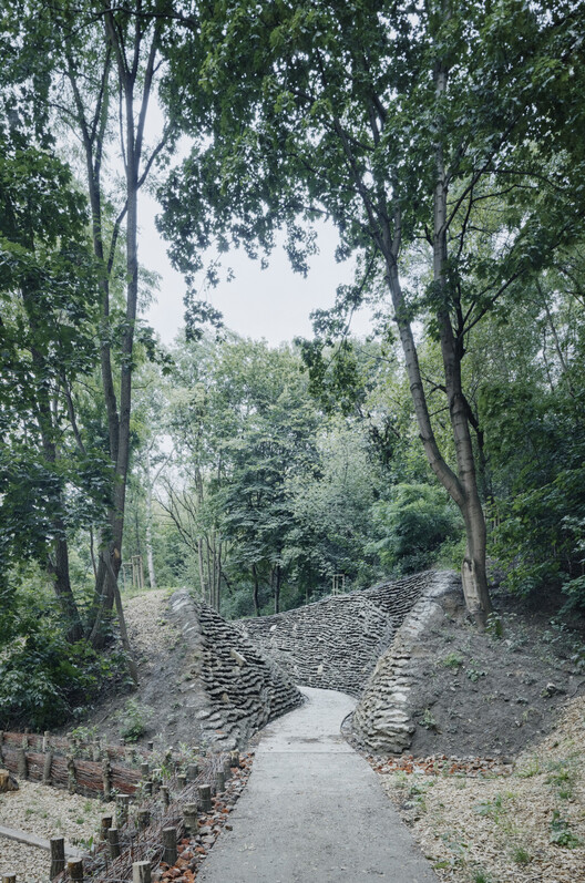 Warsaw Uprising Mound / Archigrest + topoScape Warsaw Uprising Mound / Archigrest + topoScape - Image 2 of 27