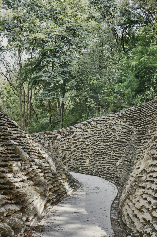 Warsaw Uprising Mound / Archigrest + topoScape Warsaw Uprising Mound / Archigrest + topoScape - Image 7 of 27