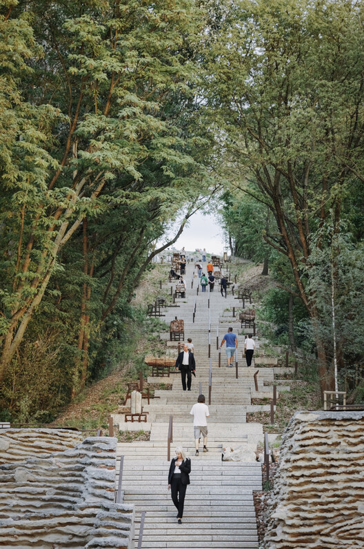 Warsaw Uprising Mound / Archigrest + topoScape Warsaw Uprising Mound / Archigrest + topoScape - Exterior Photography, Stairs