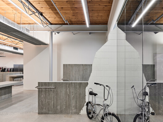 Purple Brand Operations Studio / Scott & Scott Architects - Interior Photography, Beam