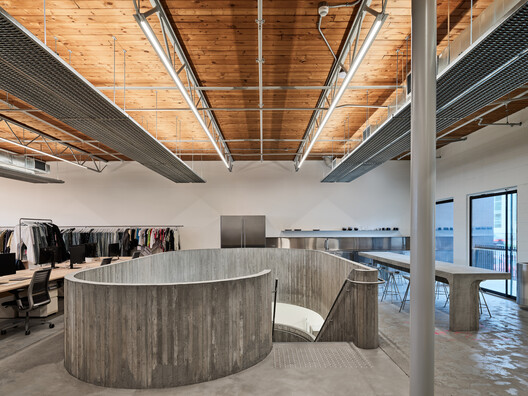 Purple Brand Operations Studio / Scott & Scott Architects - Interior Photography, Kitchen, Wood, Beam