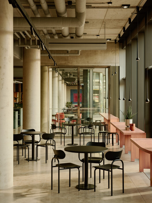 C1 Workplace / Bruzkus Greenberg C1 Workplace / Bruzkus Greenberg - Interior Photography, Dining room, Table, Chair, Column
