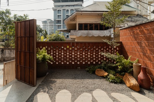 The Tiny House / 7th Hue Architecture Collective The Tiny House / 7th Hue Architecture Collective - Exterior Photography, Courtyard